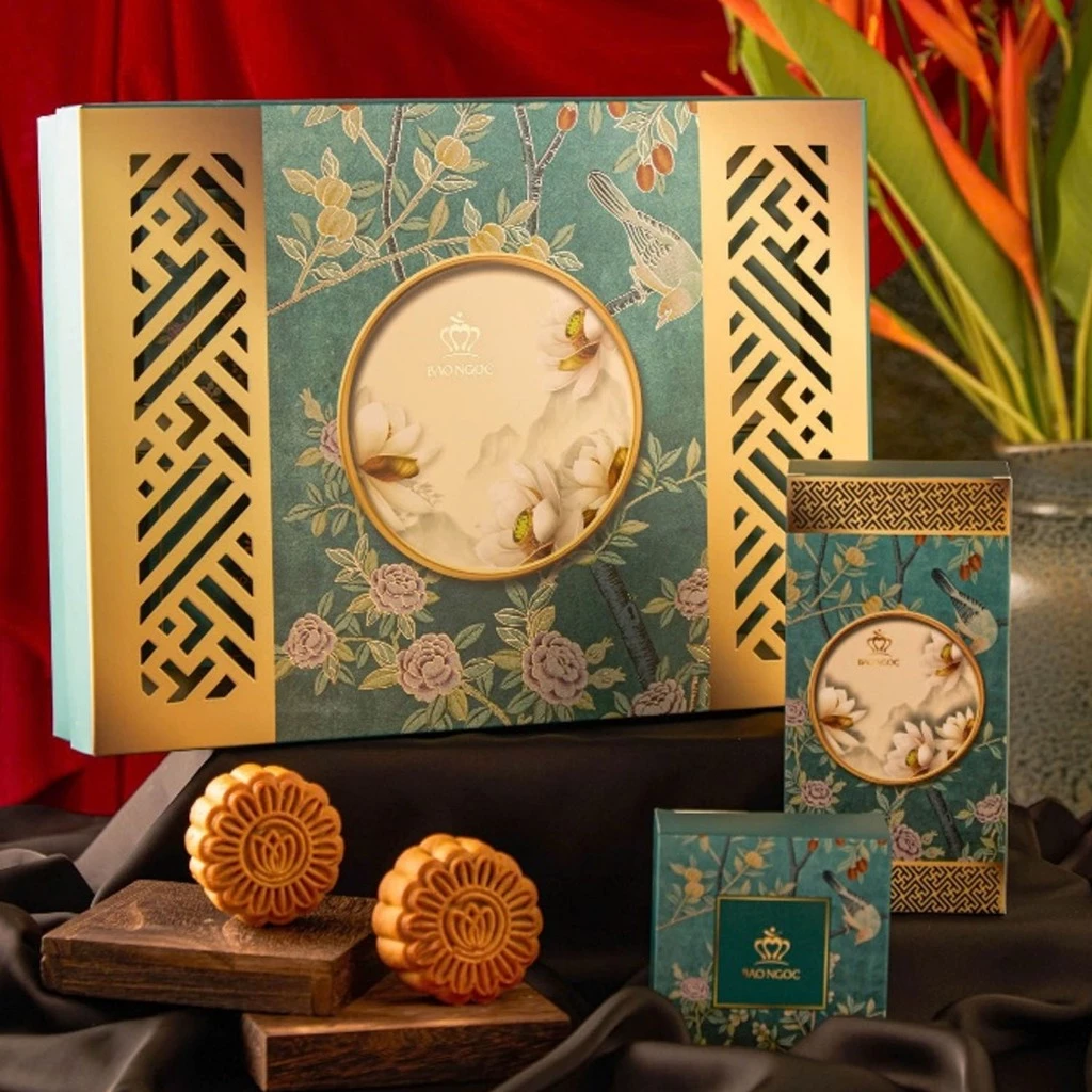 [80g/Bánh] SET "THU SUM VẦY -  Hộp 4 Bánh Nướng + 1 Trà Mạn Trung Thu Bảo Ngọc Cao Cấp Thu Sum Vầy