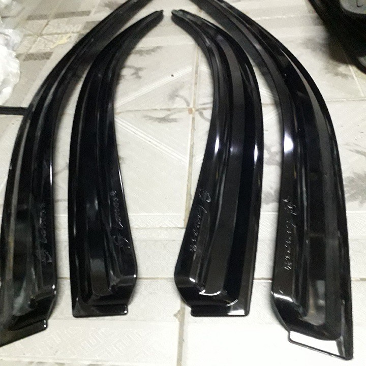 Vè che mưa xe Daewoo Lanos Hàn Quốc Phù hợp các đời xe, Nhựa Đen Cao Cấp (Giá 1 bộ)