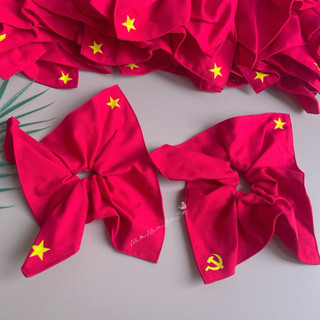 Dây cột tóc Scrunchie vuông đỏ in ngôi sao, cờ đảng Việt Nam thích hợp với các ngày lễ của Tổ Quốc