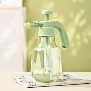 Bình xịt tưới cây - Máy bơm phun sương mịn với áp suất lớn, dung tích 1.5l, lý tưởng cho chăm sóc hoa cỏ.