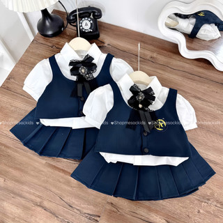 Sét 4 chi tiết áo sơ mi cộc tay trắng , gile mix váy xếp ly phong cách Hàn cho bé gái - Tặng kèm tag cài Nơ
