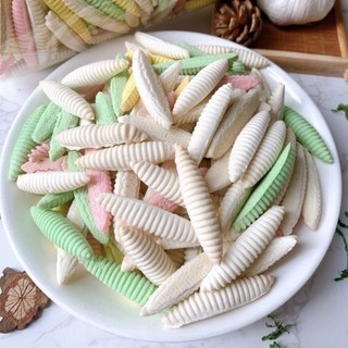 200gr Đặc sản miền Tây,ăn vặt huyền thoại, Bánh đuông sữa, giòn,béo,tan trong miệng,ăn là ghiền,nhất là các bé.