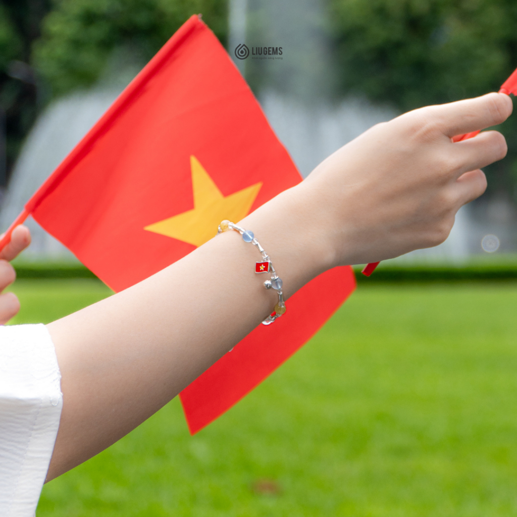 Vòng Tay Charm Lá Cờ Liugems Mix Đá Năng Lượng Và Charm  (Ag 925) Tự Hào Việt Nam VTDTr02