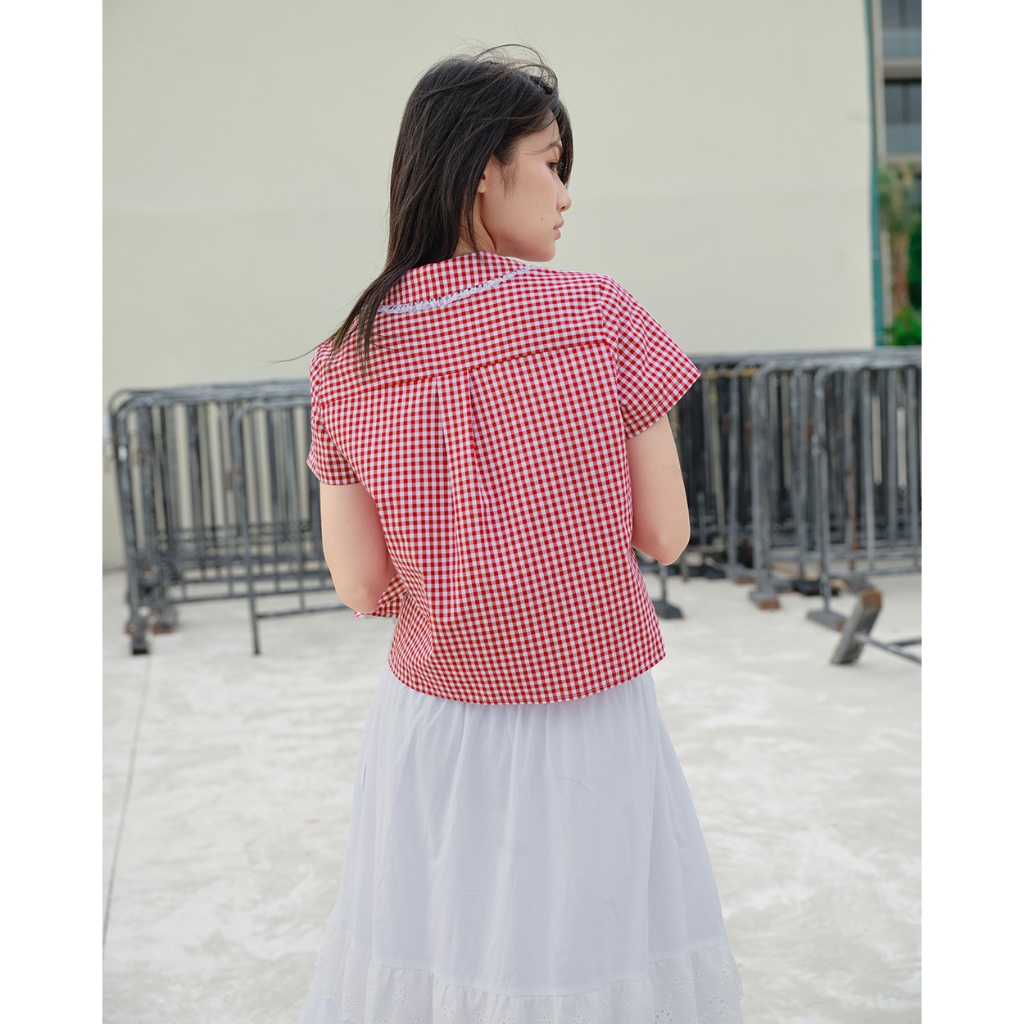 TheBlueTshirt - Áo sơ mi sọc caro cổ sen có viền ren ôm dáng nhẹ nữ tính - Ruby Jane Shirt