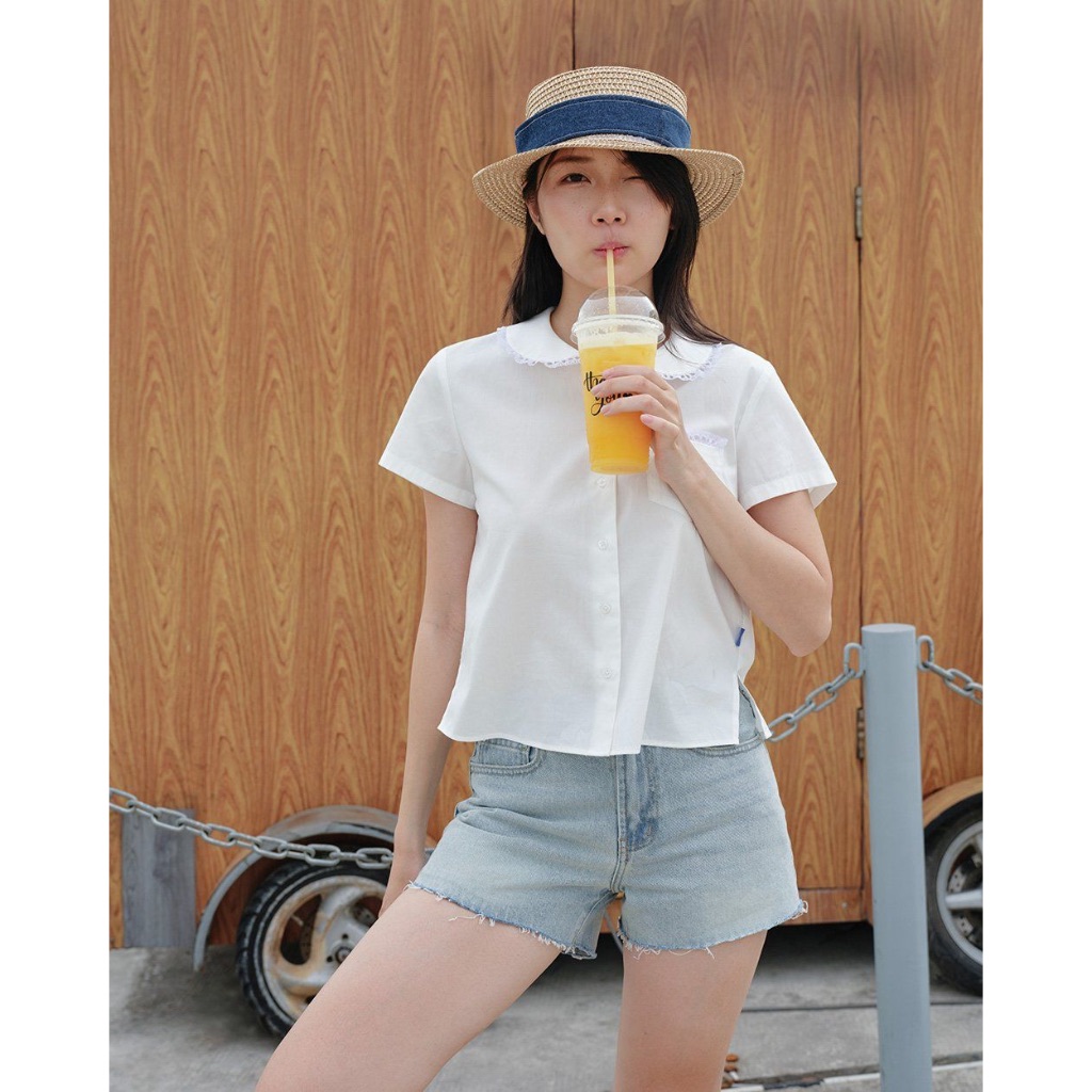 TheBlueTshirt - Áo sơ mi sọc caro cổ sen có viền ren ôm dáng nhẹ nữ tính - Ruby Jane Shirt