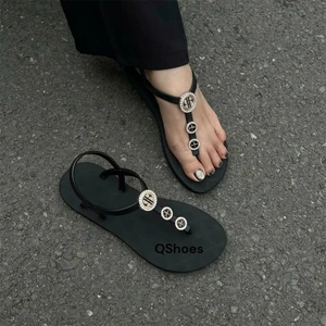 Giày Sandal quai hậu cao su thời trang nữ gắn charm đồng tiền và cỏ 4 lá đem lại may mắn QSHOES