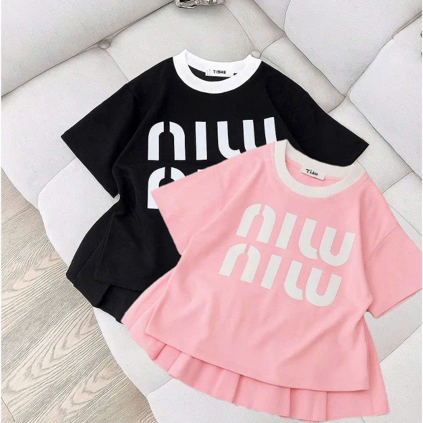 12-43KG.(có lót trong)Sét váy xếp ly áo cộc tay cho bé gái in chữ niu niu chất vải cotton mềm mại thấm hút mồ hôi.V003