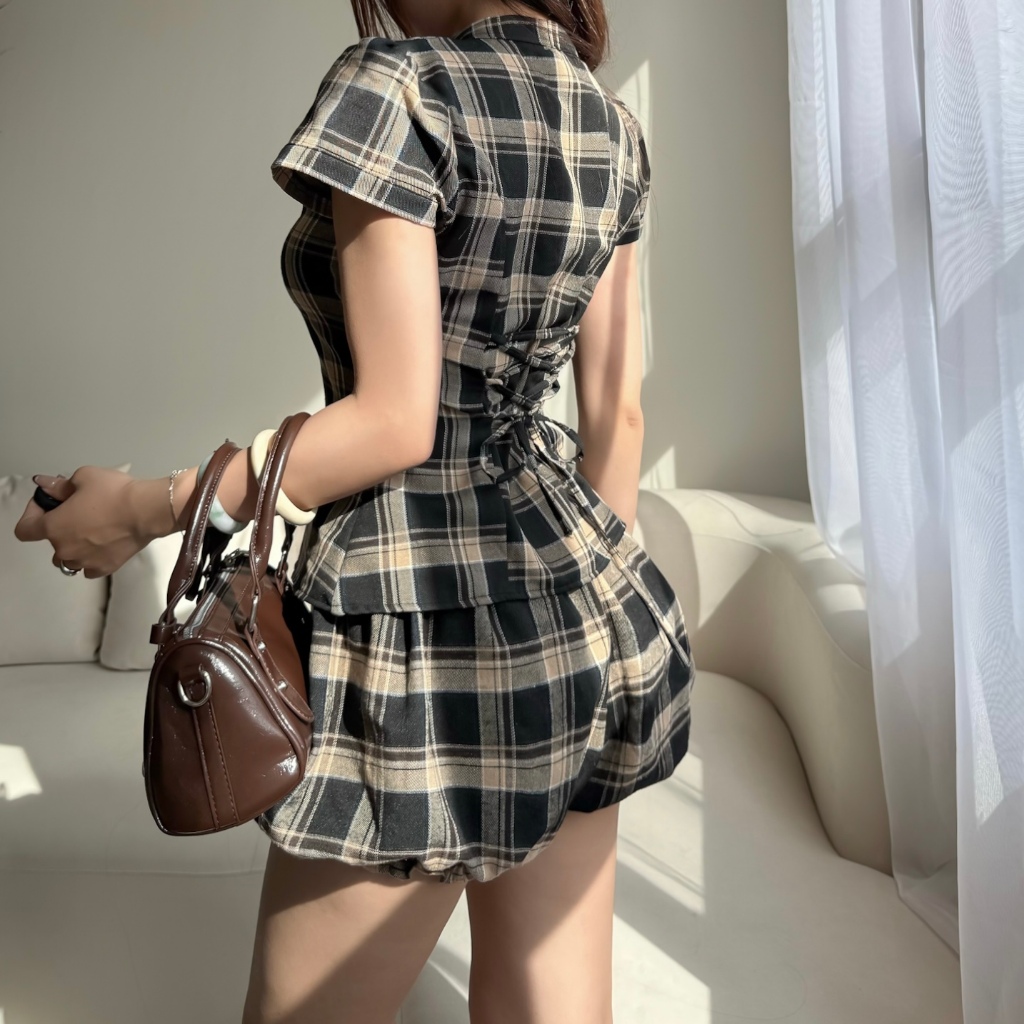 Áo sơ mi Caro chiết eo ôm tôn dáng đằng sau Thêu GIRL FRIEND FFCLUB