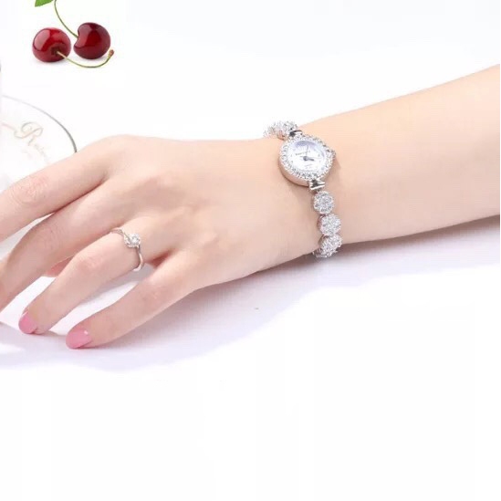 Đồng Hồ Nữ Chính Hãng Dây Kim Loại Đính Đá Royal Crown 5266 Lấp Lánh Mặt Kính Sapphire