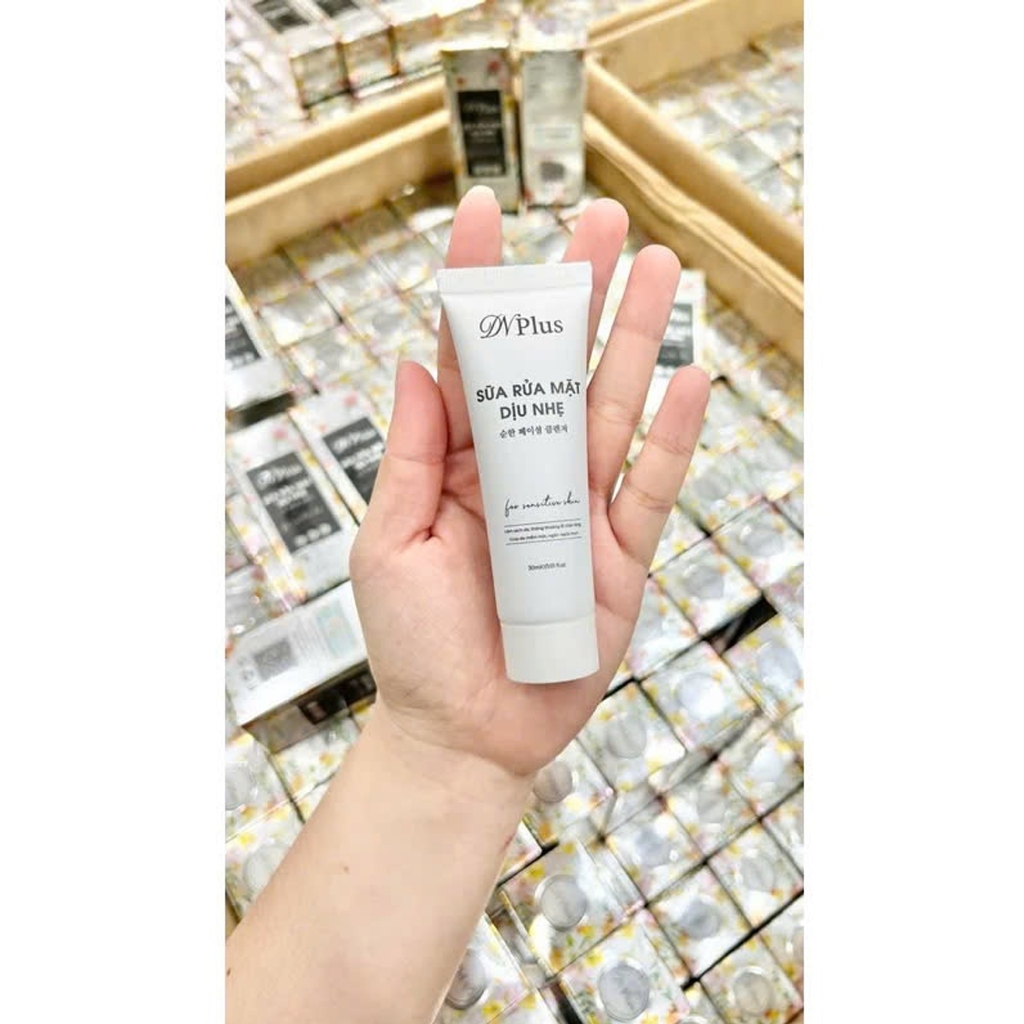 Chai Sữa Rửa Mặt Dn Plus 30ml Dịu Nhẹ Sạch Da