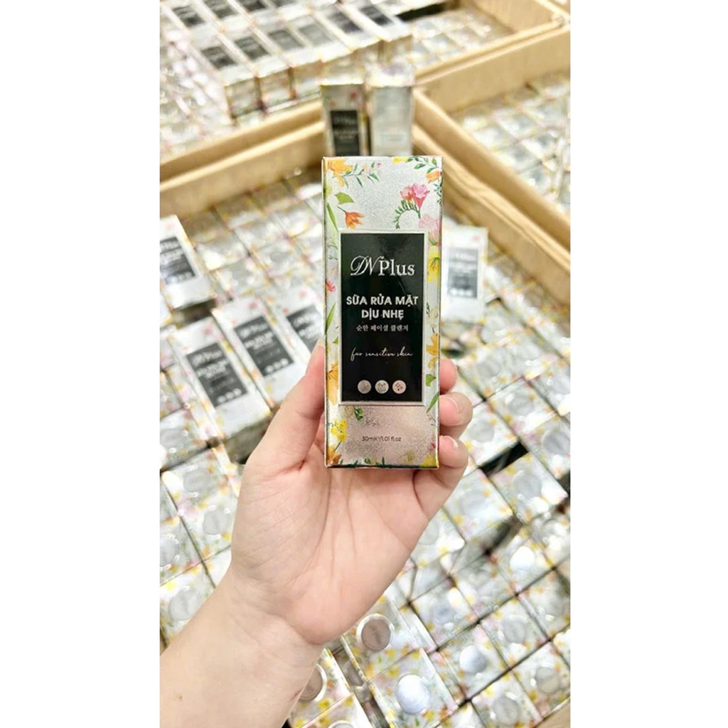 Chai Sữa Rửa Mặt Dn Plus 30ml Dịu Nhẹ Sạch Da