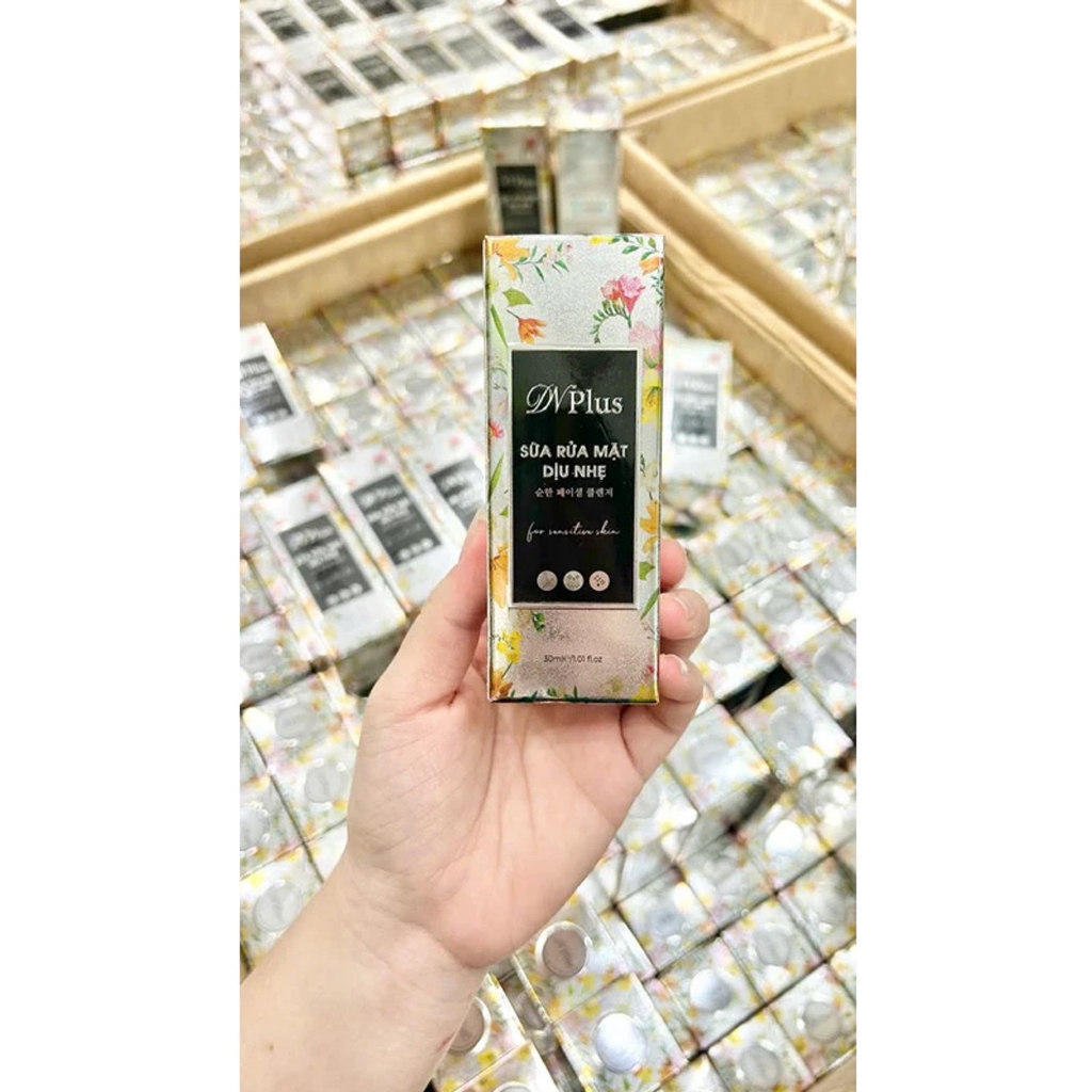Chai Sữa Rửa Mặt Dn Plus 30ml Dịu Nhẹ Sạch Da