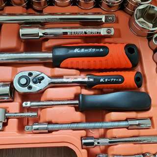 Bộ dụng cụ sửa chữa 94 chi tiết hãng KAPUSI K-9828 hệ 1/2 và 1/4 inch, thép Cr-v