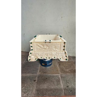 Khuôn chậu chữ nhật 60x45 cao 28 chân liền chất liệu nhựa abs, hoa văn tùng cúc trúc mai