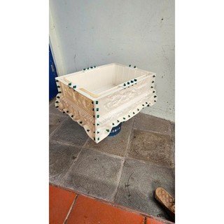 Khuôn chậu chữ nhật 60x45 cao 28 chân liền chất liệu nhựa abs, hoa văn tùng cúc trúc mai