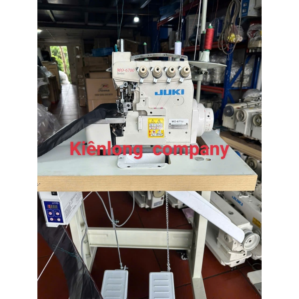 Máy vắt sổ juki NHẬT MO-6714  ( MO-6700)  mô tơ liền trục chân mặt bàn nhỏ gọn  Máy đã qua sử dụng