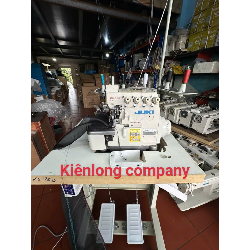 Máy vắt sổ juki NHẬT MO-6714  ( MO-6700)  mô tơ liền trục chân mặt bàn nhỏ gọn  Máy đã qua sử dụng