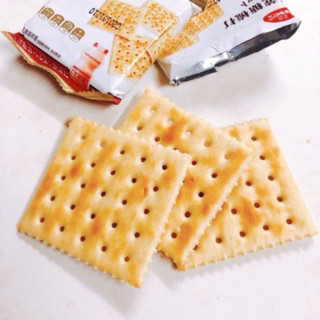 Combo 2 gói bánh quy không đường ăn kiêng Soda Crackers mè đen (túi 380g)