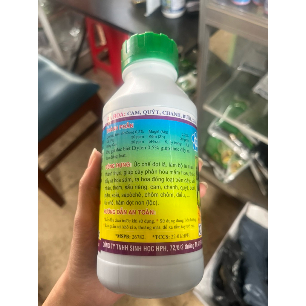 Ra Hoa Xanh- Phân bón lá giúp thúc đẩy ra hoa đồng loạt, Chai 500ml