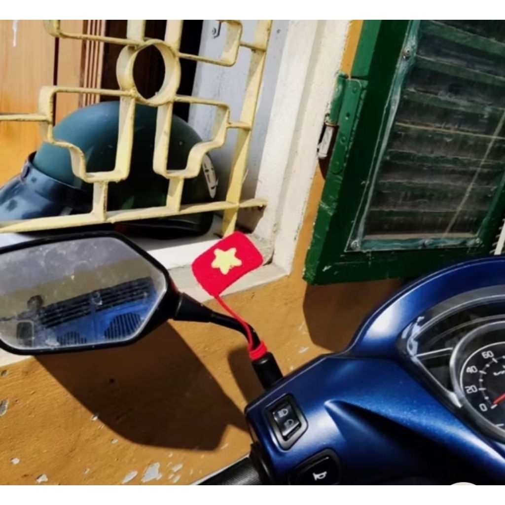 Cờ Việt Nam Gắn Kính Xe , Tay Lái Xe ,Cờ Đỏ Sao Vàng Len Handmade