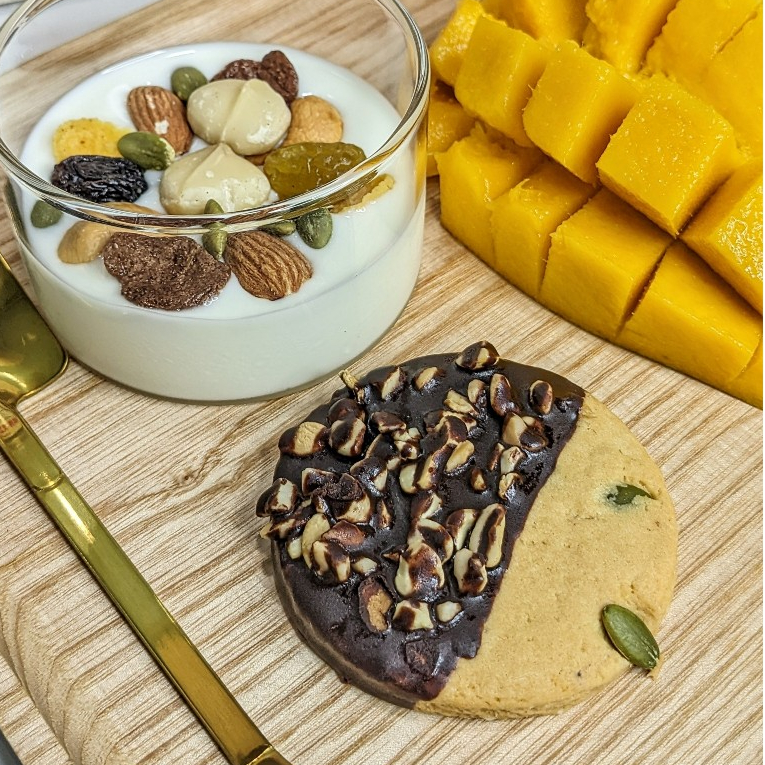 Combo 2 loại bánh Cookies Protein yến mạch, bánh quy ăn kiêng KD Healthy Food 380g (10 cái) và 720g (24 cái)