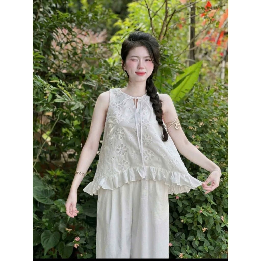 SÉT BỘ  ÁO BABYDOLL ĐUÔI CÁ  DÁNG XÒE VẢI THÔ THÊU HOA NỔI KÈM QUẦN DÀI SUÔNG RỘNG VỪA XINH VỪA SANG