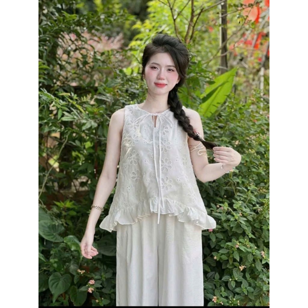 SÉT BỘ  ÁO BABYDOLL ĐUÔI CÁ  DÁNG XÒE VẢI THÔ THÊU HOA NỔI KÈM QUẦN DÀI SUÔNG RỘNG VỪA XINH VỪA SANG