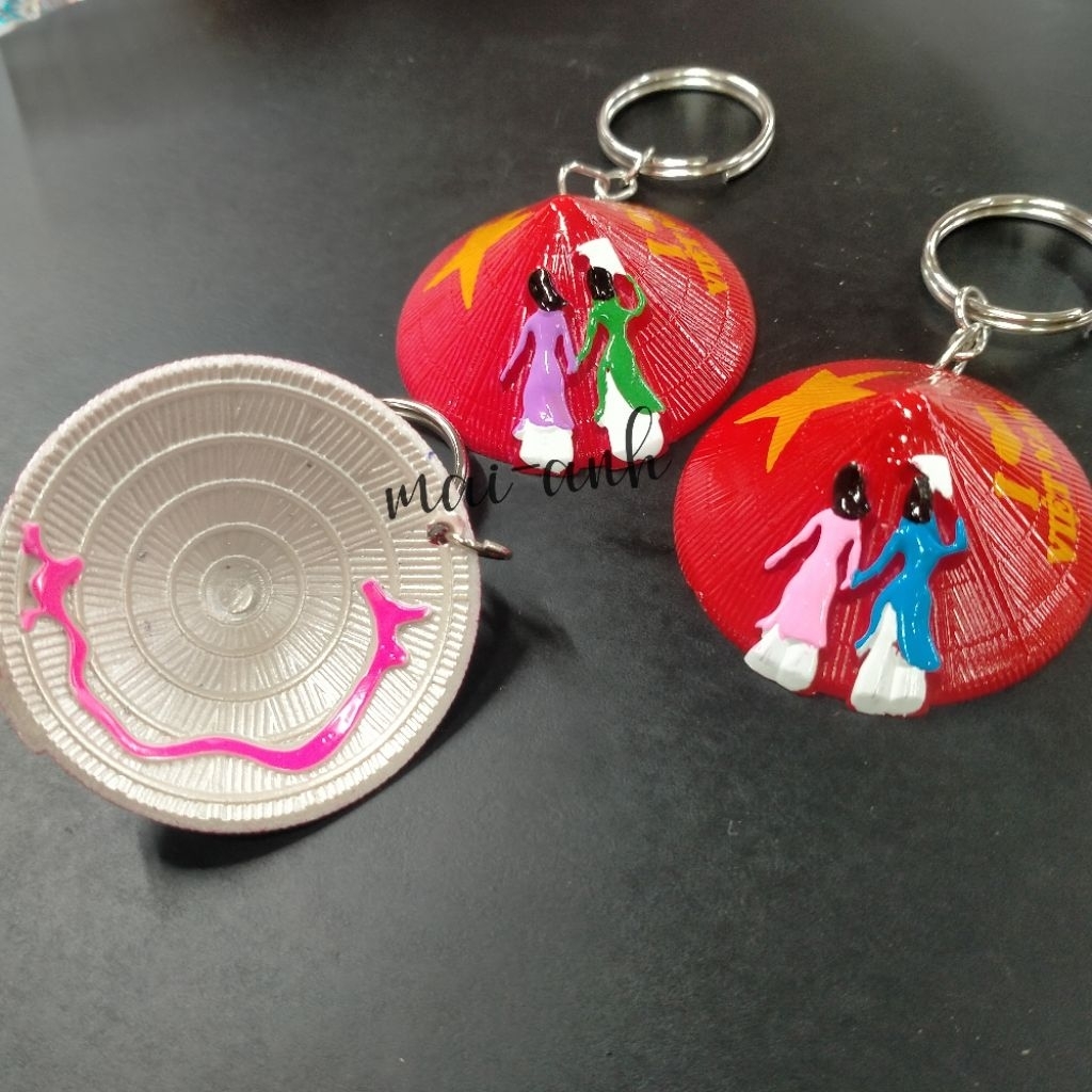 MÓC KHÓA Keychain 4,5cm hình chiếc nón lá cờ đắp nổi cô gái ÁO DÀI ...