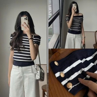 Áo Trễ Vai Len Kẻ MTG Cúc Đồng Nổi Bật Dễ Thương Basic