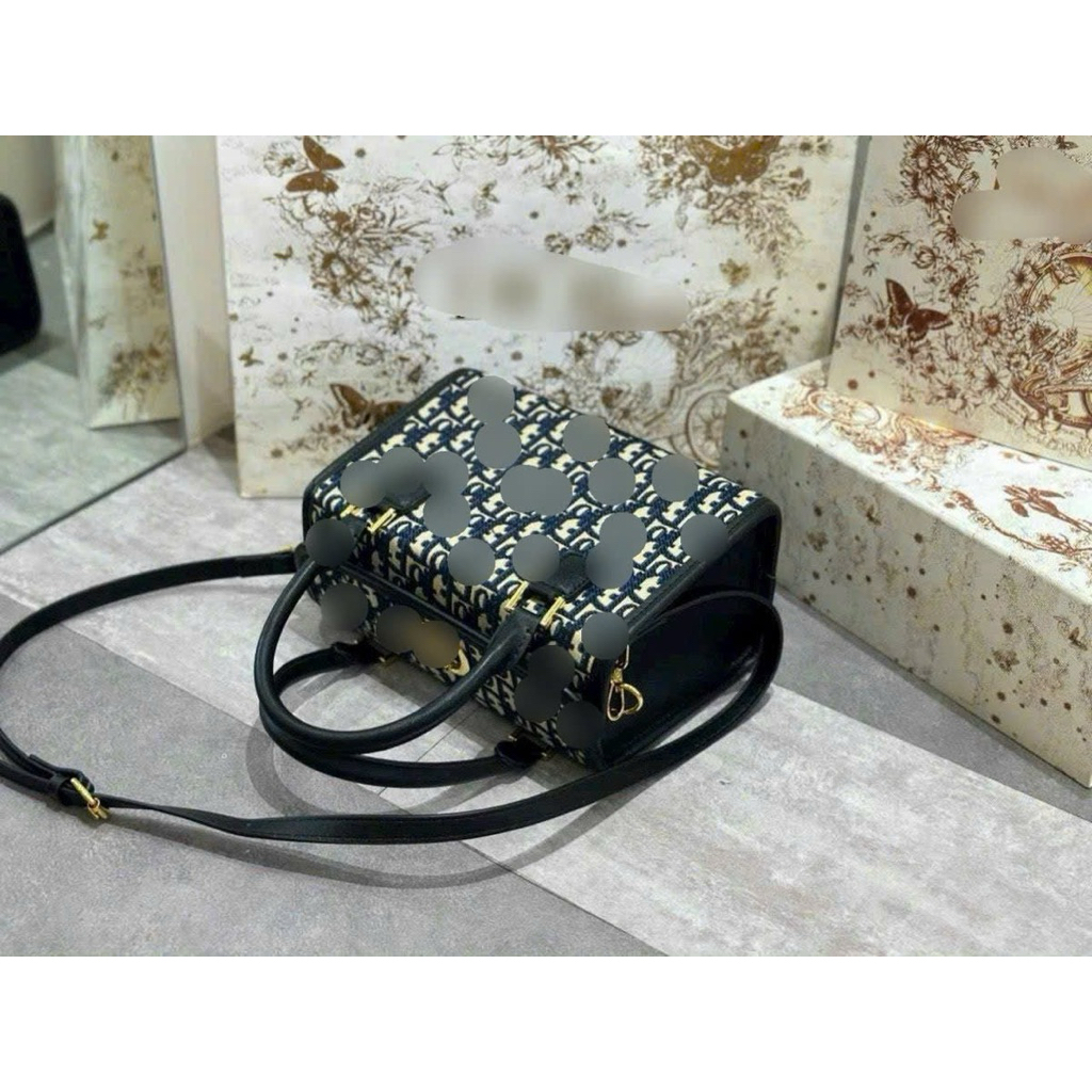 Túi xách dáng cốp khoá xoay size 27 hoạ tiết thổ cẩm sang chảnh