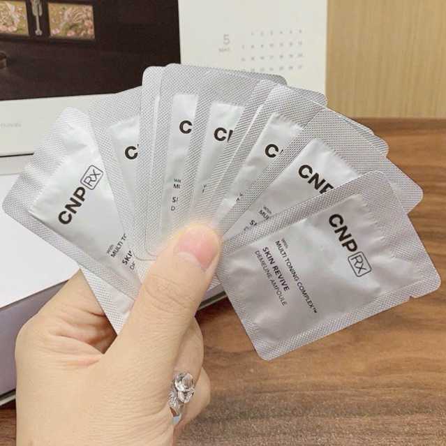 ( 1O gói date 2O27 ) - Tinh chất huỷ nám dưỡng trắng da cnp multi ...