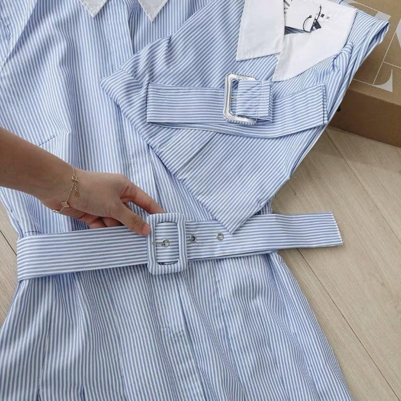 Đầm dài kẻ sọc xanh cổ sơ mi kèm đai eo, váy nữ công sở thanh lịch Hàn Quốc HCOM26296