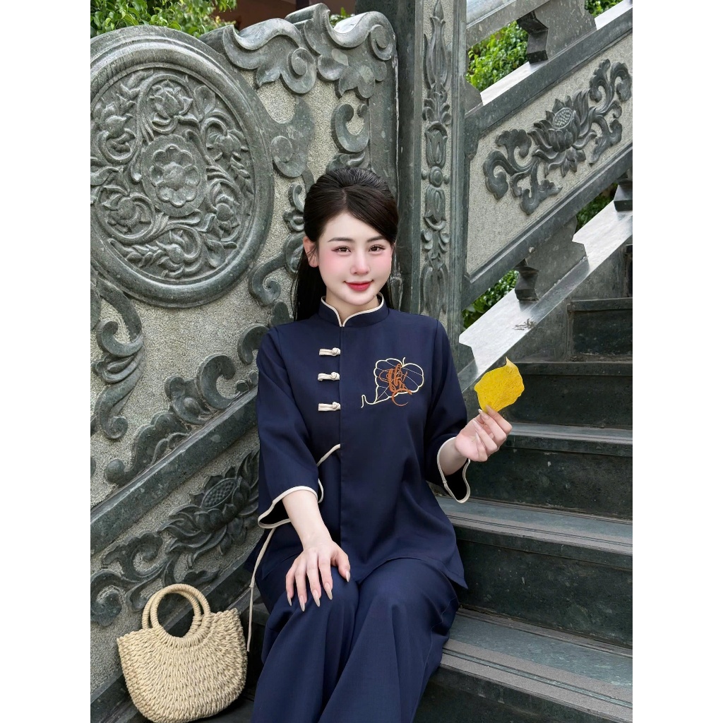Pháp phục đi chùa thêu Phúc vải đũi thái dày dặn Đồ lam đi lễ cổ tàu khuy tết thắt nơ Bộ đồ đi chùa nữ đũi mềm mịn