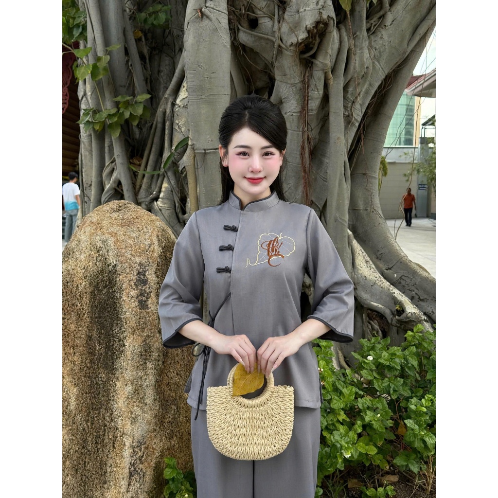Pháp phục đi chùa thêu Phúc vải đũi thái dày dặn Đồ lam đi lễ cổ tàu khuy tết thắt nơ Bộ đồ đi chùa nữ đũi mềm mịn