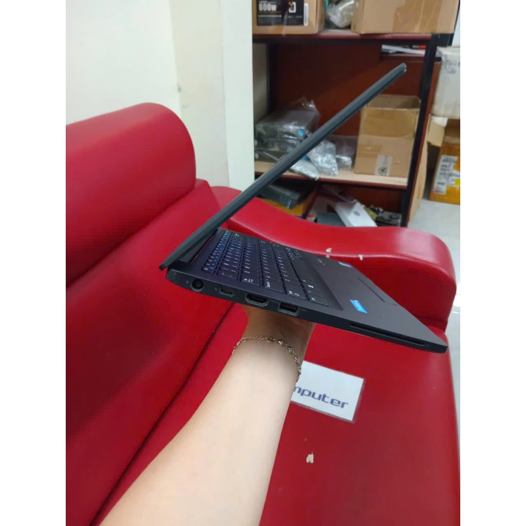 Laptop Dell Latitude 7390 Core i5 | RAM 8GB | SSD 256GB | Màn 13.3 inch FHD | Hàng Chính Hãng