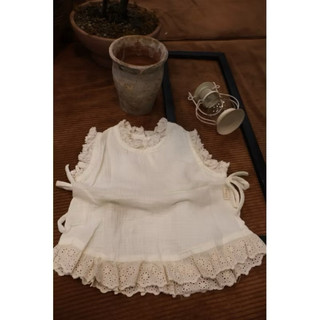 Áo Tay Bèo Ren Muslin bé gái Little Bee