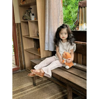 Set Đồ Bé Gái – Áo Trắng Tay Bèo + Quần Hồng Ôm Loe Dài