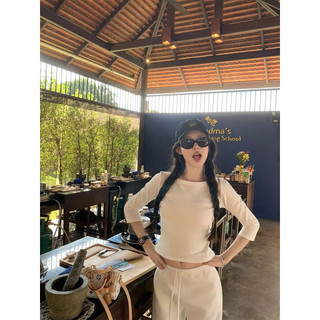 Le rouge | Áo thun trơn tay lỡ form ôm Narin top cổ thuyền