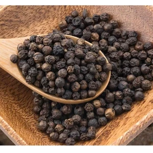Gói 250g hạt tiêu đen Phú Quốc. Tiêu đen to nguyên hạt, làm gia vị đậm đà cho món kho, xào, nấu