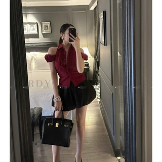 Set áo trễ vai cổ yếm xẻ chiết eo ôm sát body phối chân váy nhún bèo xòe bồng xinh xắn cho các nàng - BaoTrang.clothes