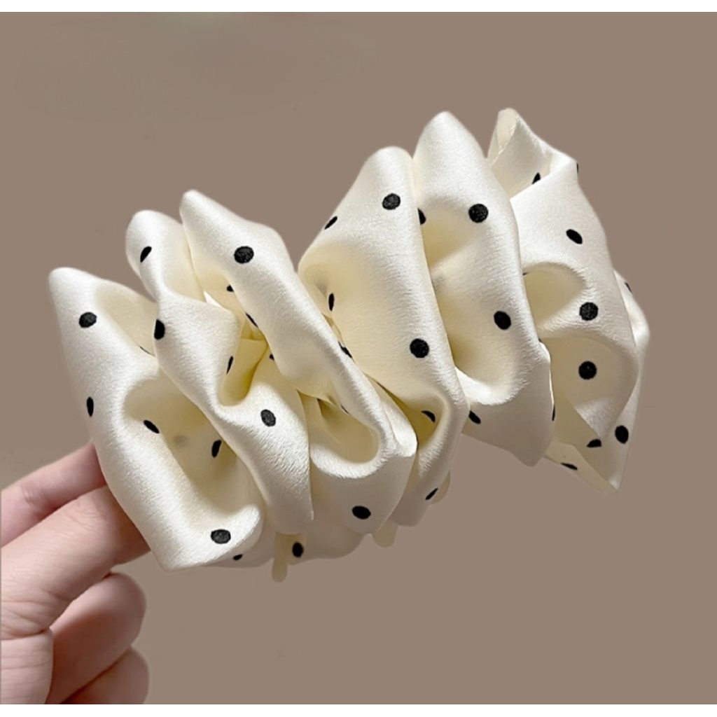 Nơ lụa trắng chấm bi