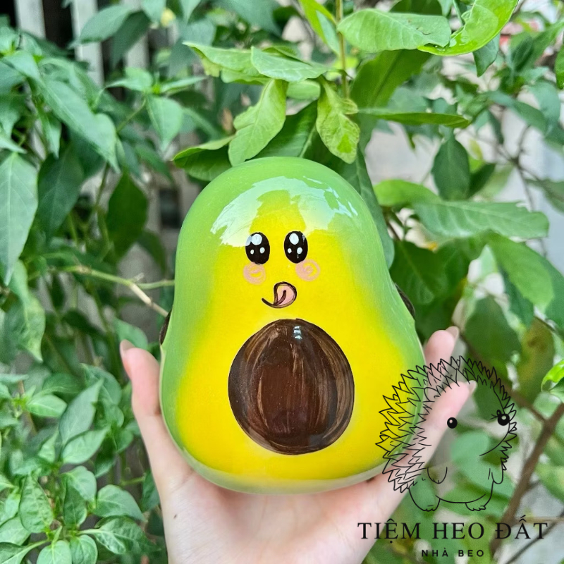 Heo Đất Bát Tràng Hình Quả Bơ Ú Nuu – Tiết Kiệm & Trang Trí Bàn Học Cực Xinh