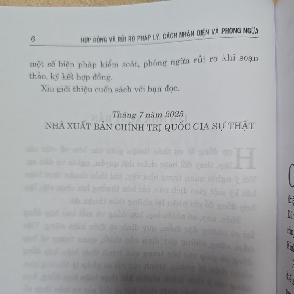 Sách - Hợp đồng và rủi ro pháp lý: Cách nhận diện và phòng ngừa
