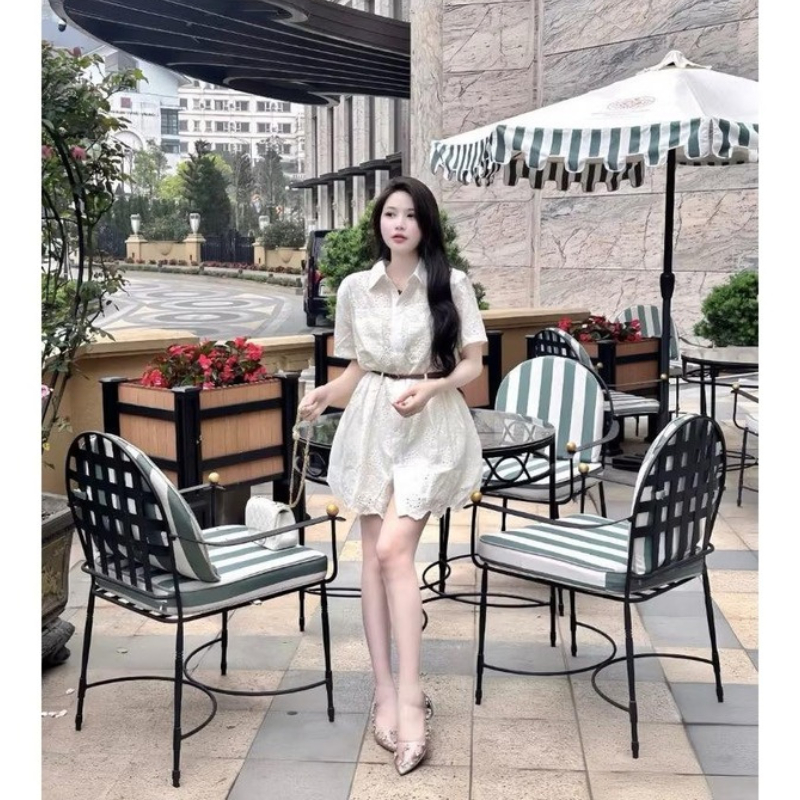 Đầm sơ mi ren trắng dáng ngắn, tay ngắn, váy nữ hoạ tiết ren hoa phong cách nữ tính trẻ trung HCOM26093