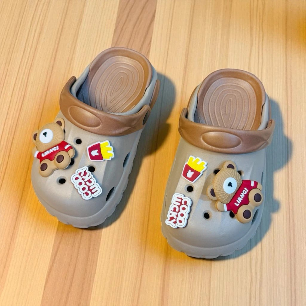 Dép sục lỗ thoáng cho bé trai, sandal cho bé trai có quai siêu nhẹ hình gấu khoai tây