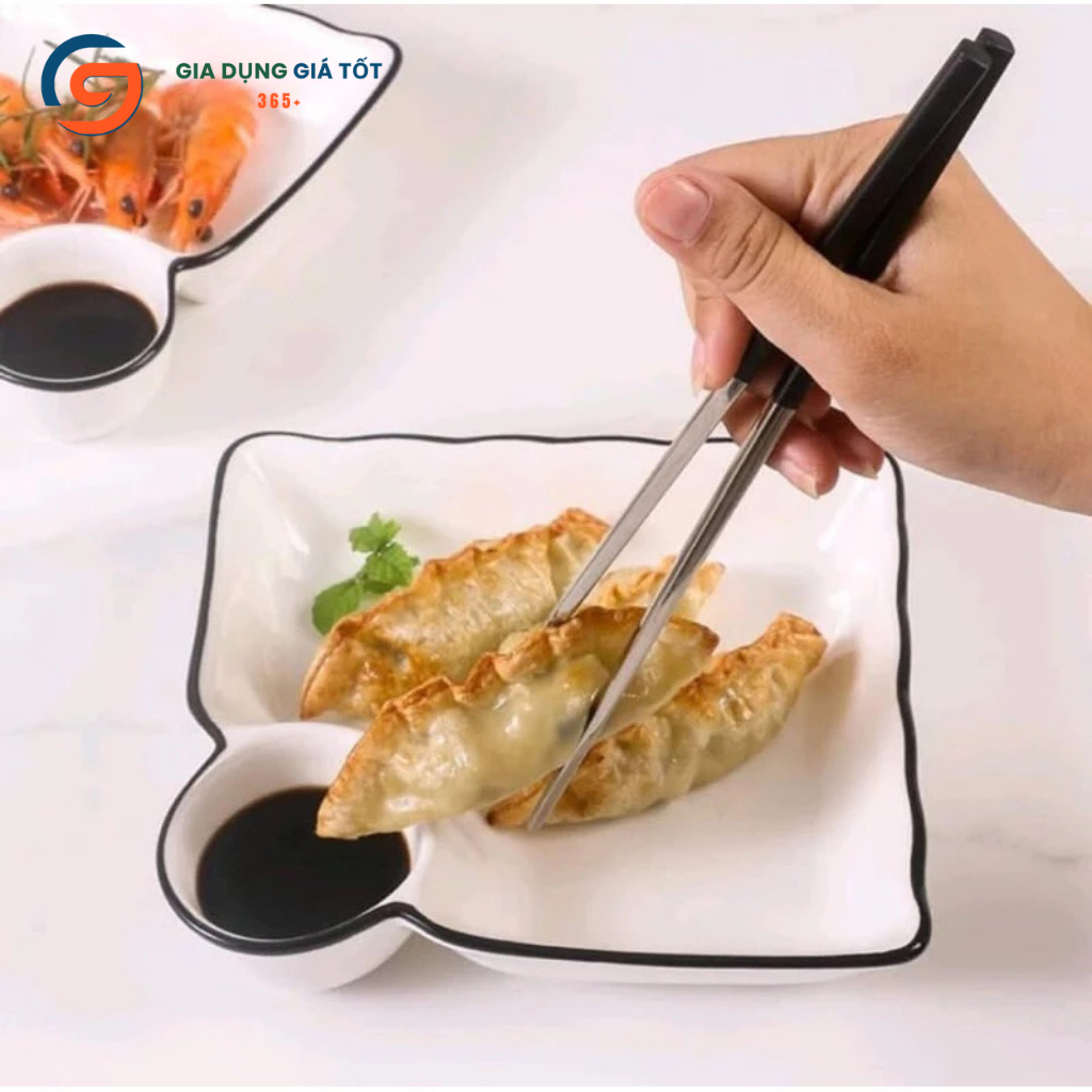 Đĩa vuông sứ trắng kèm ngăn đựng nước chấm viền đen sang trọng, khay đựng đồ ăn, sushi, hải sản