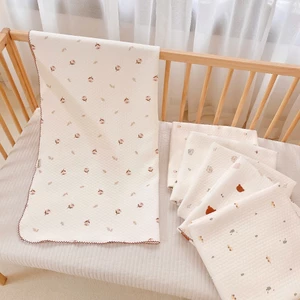 Chăn lụa cotton Joonee chất liệu mềm êm thoáng khí họa tiết thú vui nhộn
