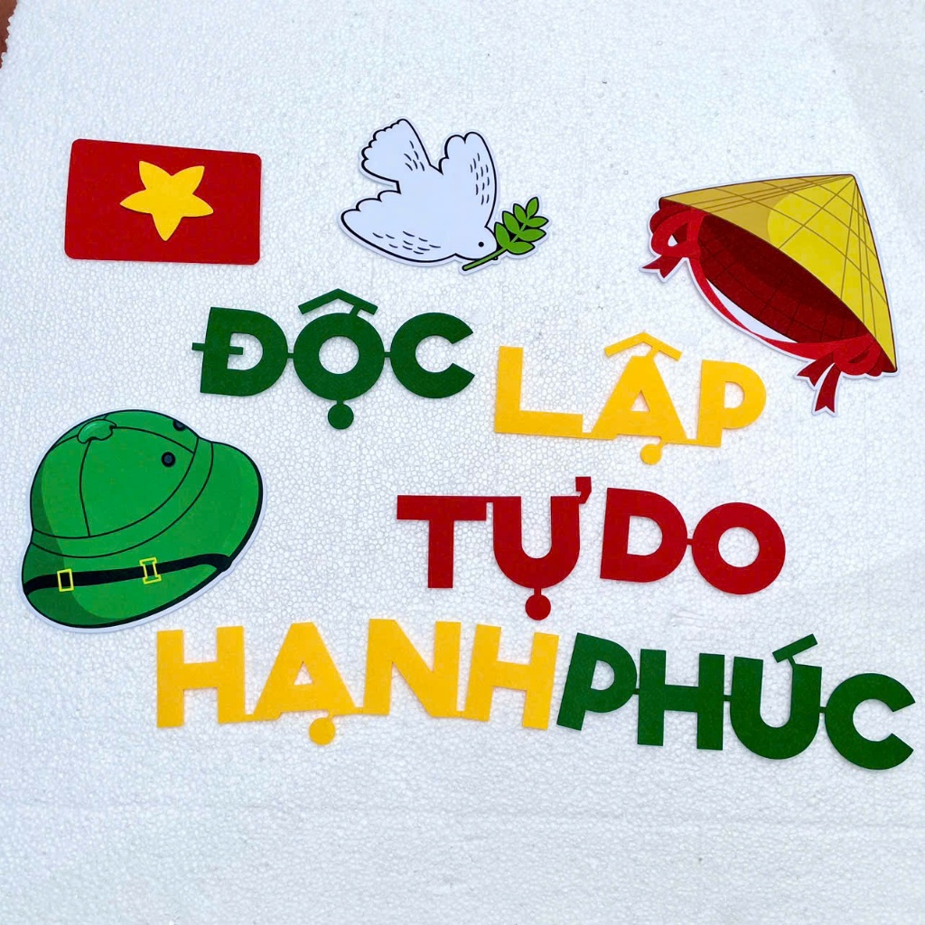 Set dán tường Độc Lập - Tự Do - Hạnh Phúc  dán tường- treo tường chủ đề Việt Nam ( Kèm băng dính hoặc dây))