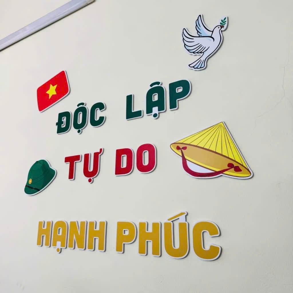 Set chữ ĐỘC LẬP TỰ DO HẠNH PHÚC trang trí  decor Thống Nhất Đất Nước 30/4 và Quốc Khánh 2/9