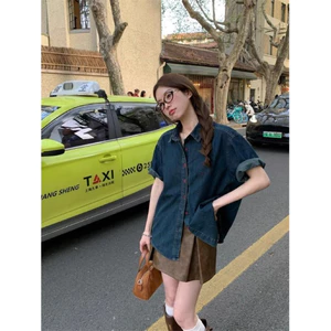 M.H STYLE ORDER Mùa xuân 2025 mới thiết kế áo sơ mi denim dài tay cổ điển Pháp cảm giác áo giảm béo cổ chữ V nữ